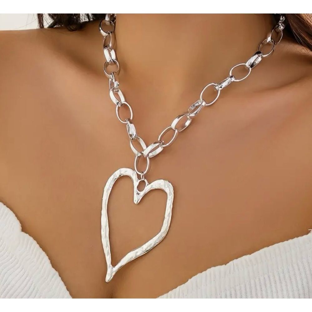 ❤️ Heart pendant necklace with paper clip style chain ❤️